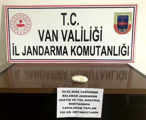 Kadını şüpheli halleri ele verdi